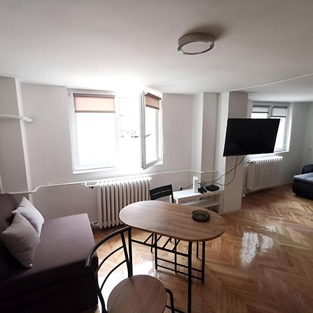 Nov Apartman U Mirnoj Ulici U Centru Beograda Exterior photo
